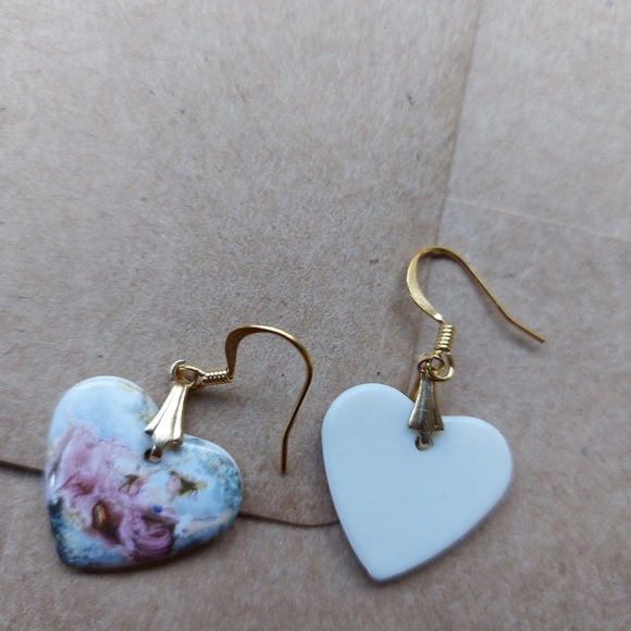 3 for 20 Pretty Cottage core vintage style earrings - Picture 3 of 3